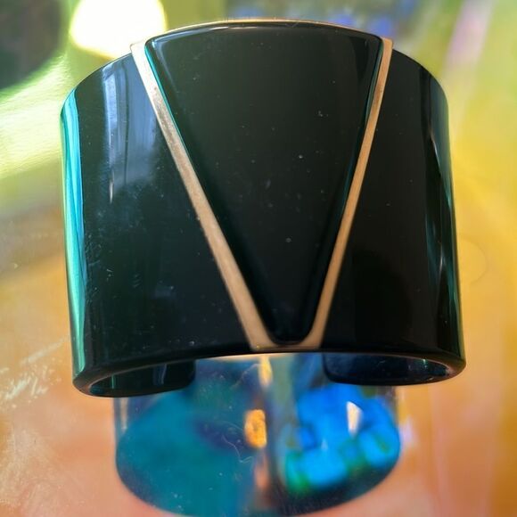 Made in Italy Acrylic modernist cuff bracelet - Picture 6 of 6